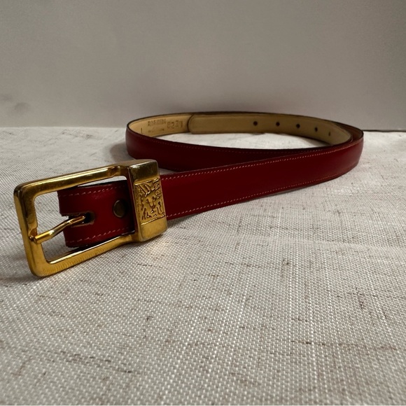 Anne Klein Crimson Belt with Gold-Tone Buckle 🤍 - Picture 2 of 6